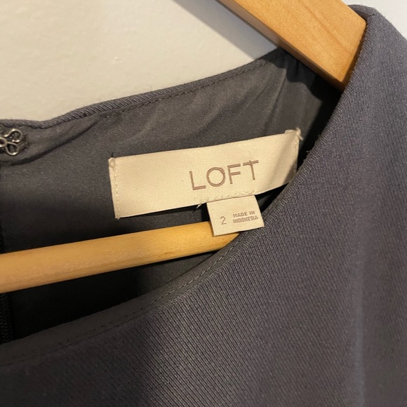 Loft Ann Taylor Black Short Sleeve Scalloped Edge Dress Sheath Waist Size 2 - Picture 4 of 5